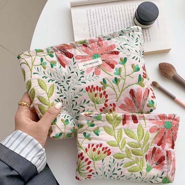 /uploads/image/2025/11/26/polyester-makeup-bag-1.jpg polyester-makeup-bag-1.jpg